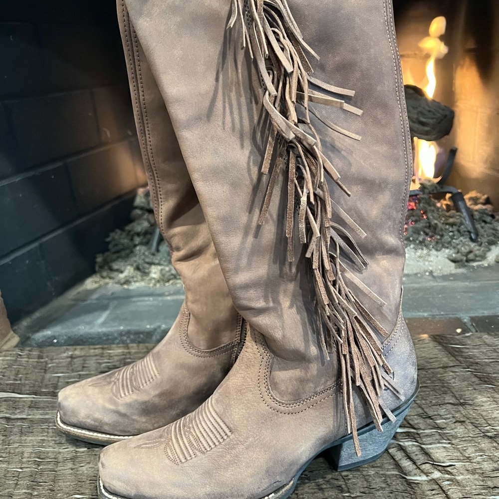 Ariat Leyton Tall Fringe Cowboy Boot Leather Ankle Zip.